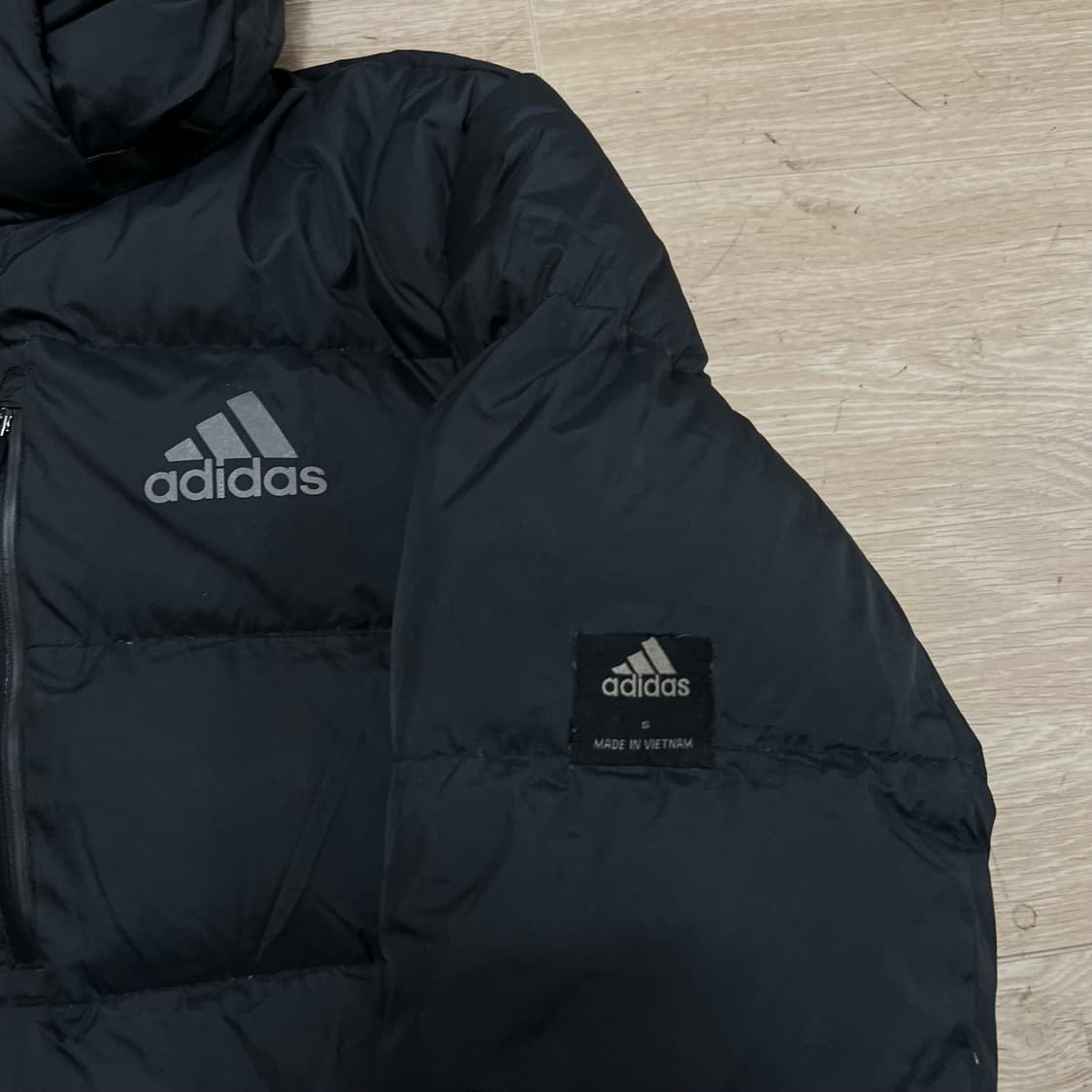 아디다스 액티브 덕다운 퍼포먼스 로고 후드 롱패딩 점퍼 [블랙] S/90 상품이미지4