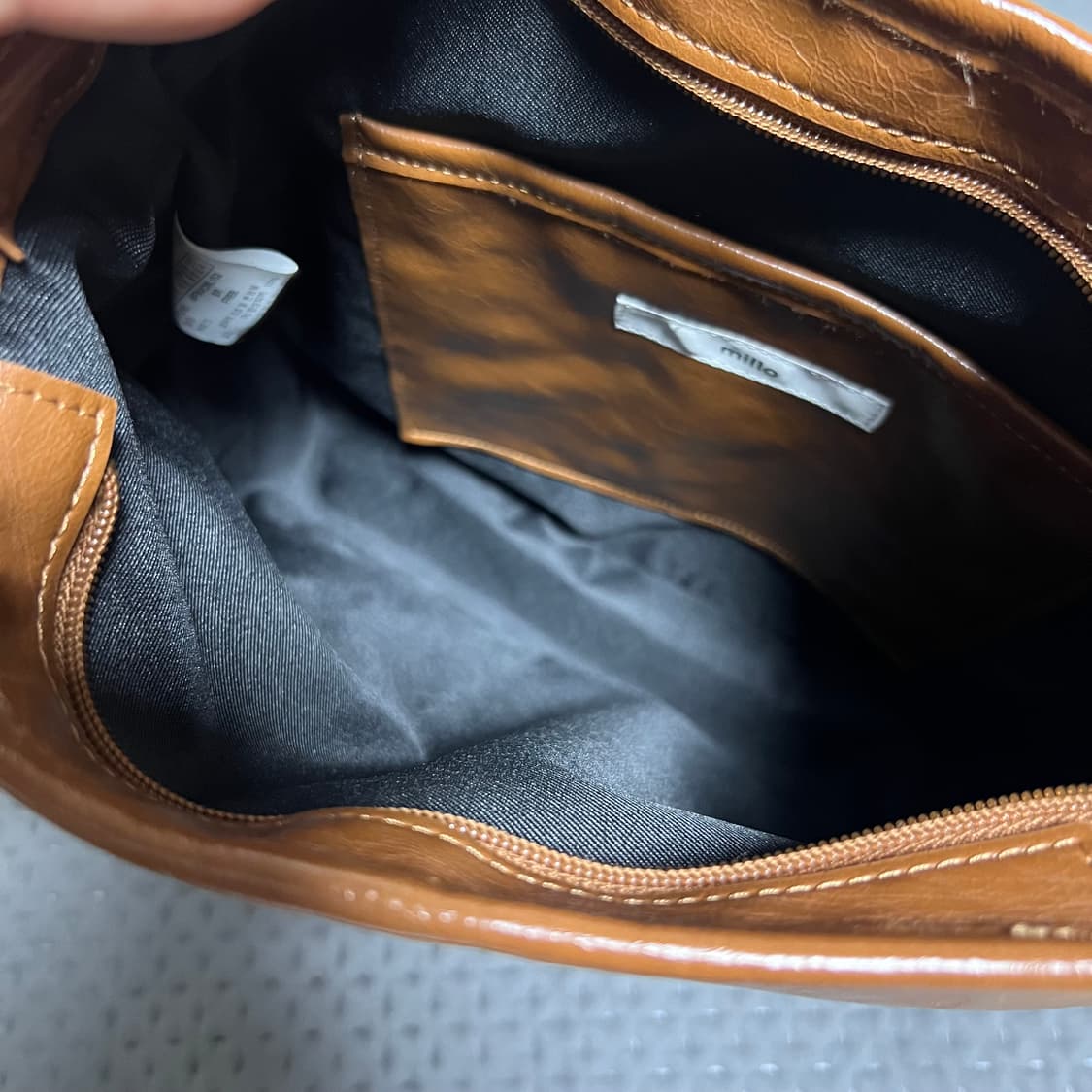 밀로 아카이브 쉘 레더 데이백 (브라운) 상품이미지9