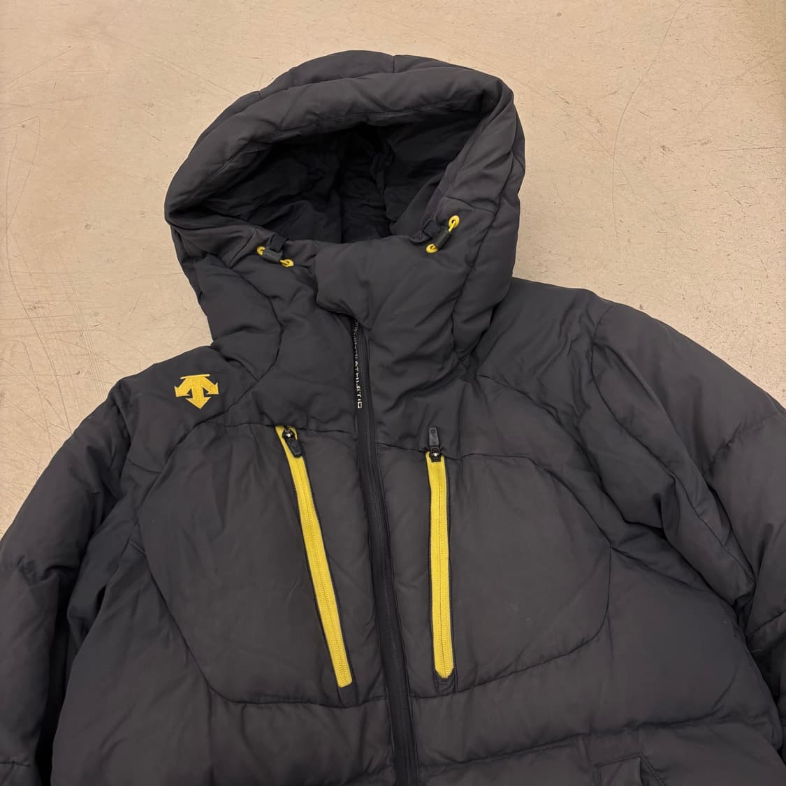 데상트 다운 푸퍼 패딩 상품이미지2