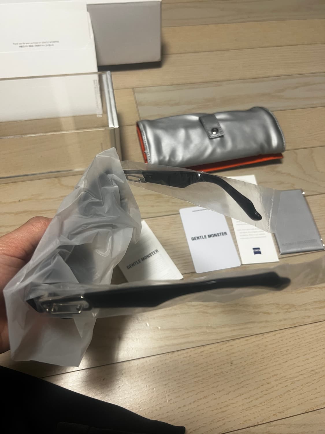 젠틀몬스터 앰부쉬 카라비너 01 상품이미지10