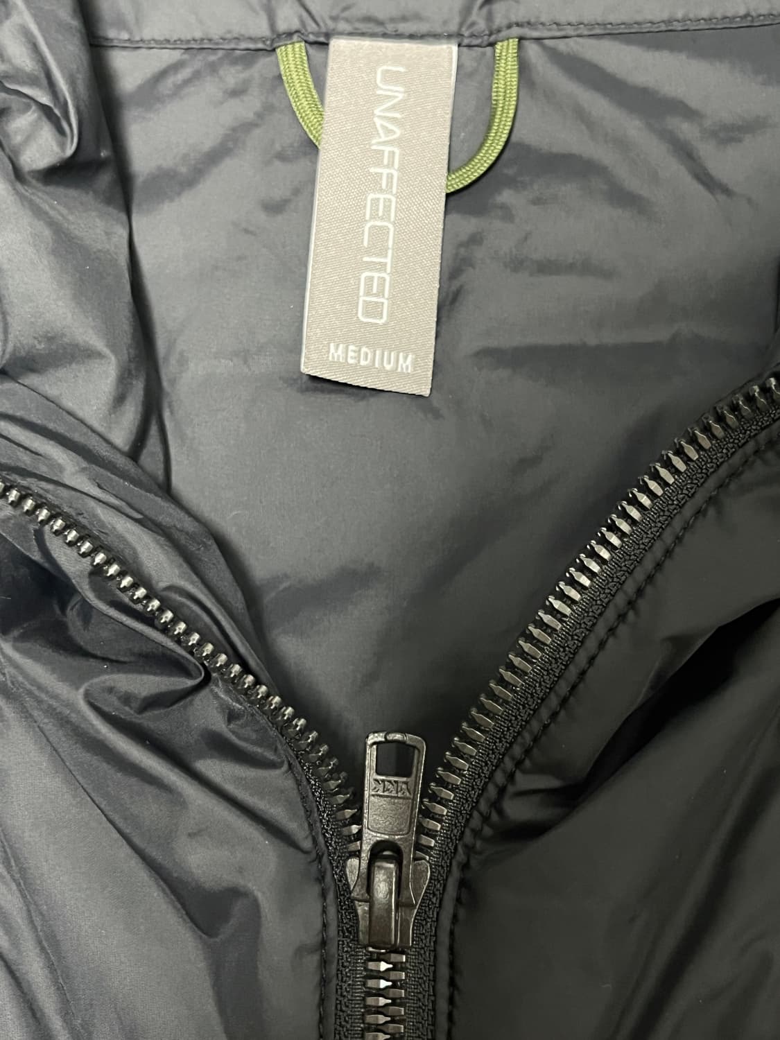 M) 언어펙티드 유틸리티 레이어드 베스트 블랙 판매. 상품이미지4