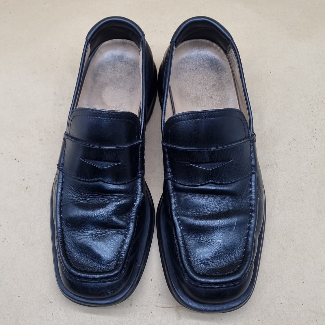 정품 페라가모 남성로퍼 255 상품이미지2