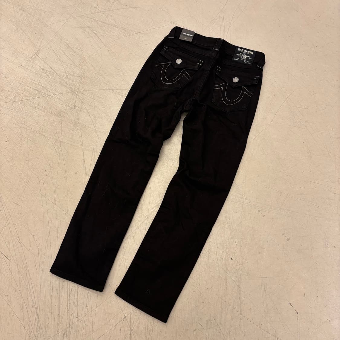 트루릴리전 로우 싯 블랙 데님 팬츠 상품이미지1