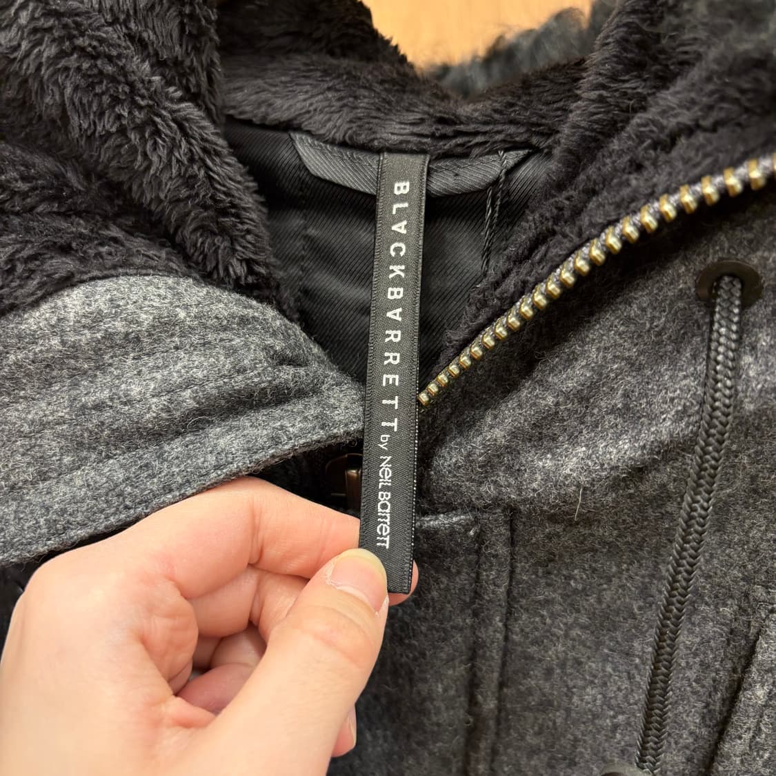 닐 바렛 울 블렌드 캐주얼 자켓 후드 안감 퍼 혼합 포켓 디테일 차콜 상품이미지7