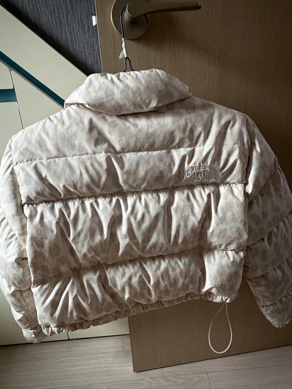 노스페이스 프린트눕시 숏 자켓 실버그레이 레오파드 S 상품이미지8