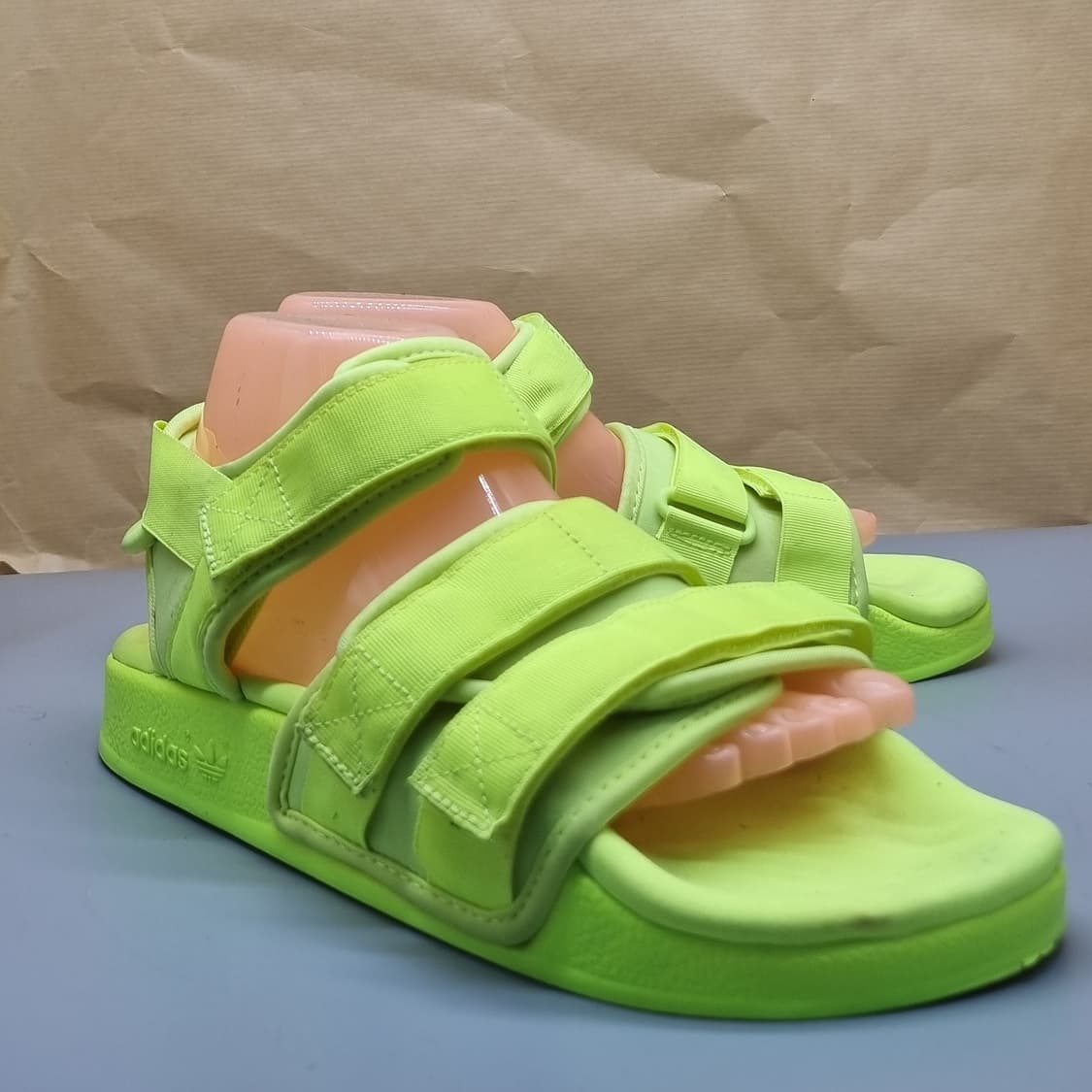 아디다스 아딜렛 형광 남성샌들265 상품이미지1