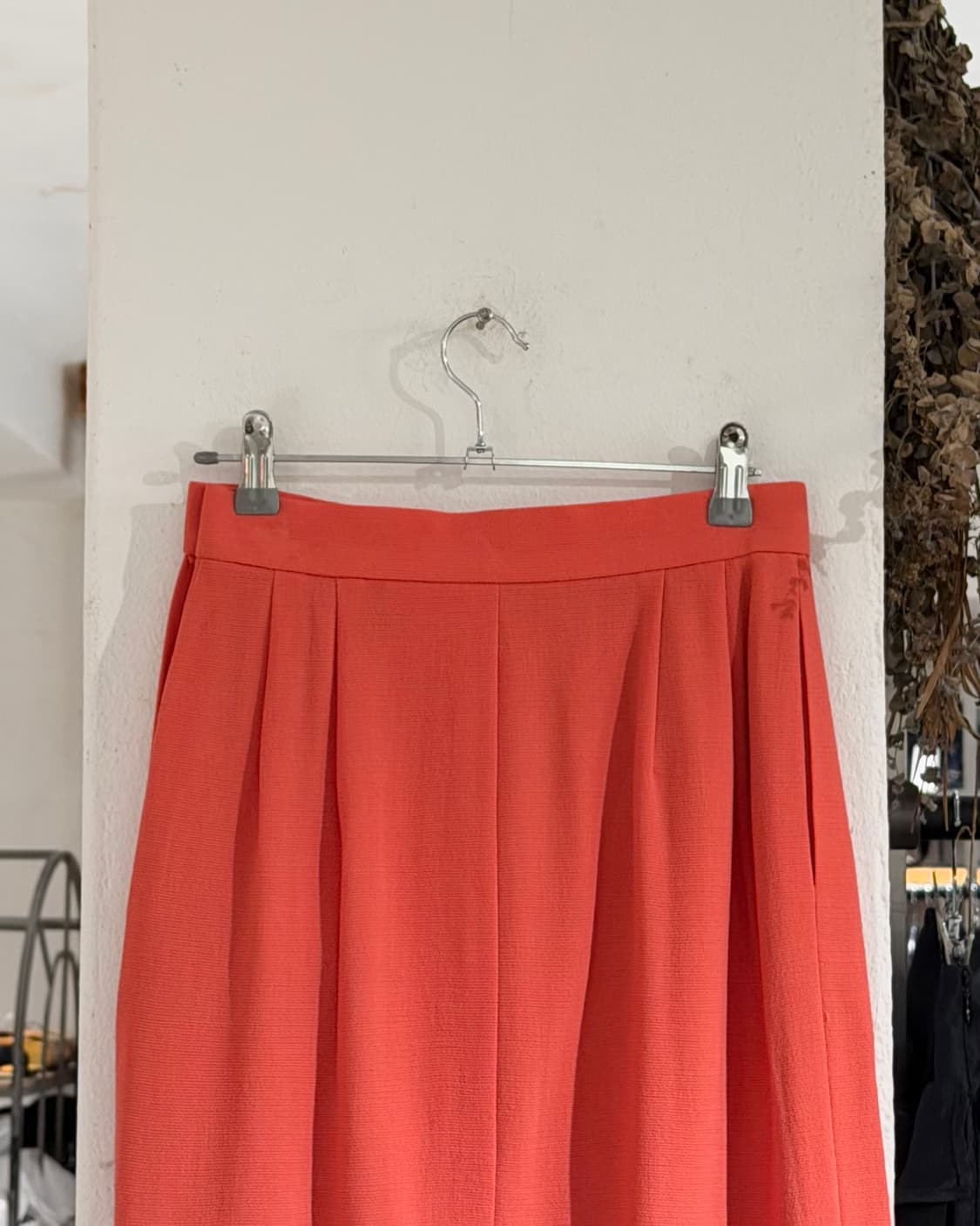 이브 생 로랑 코랄 핑크 베이직 h라인 미디 스커트 상품이미지5