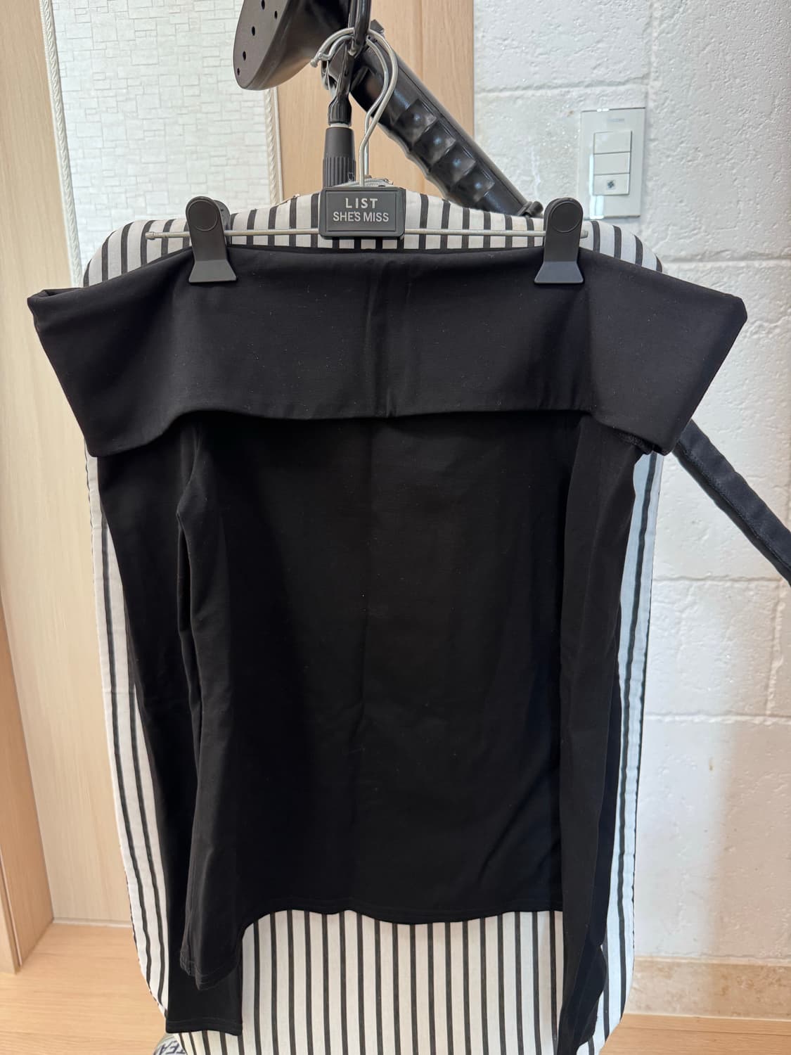 COS 오프숄더 블랙 S 상품이미지1