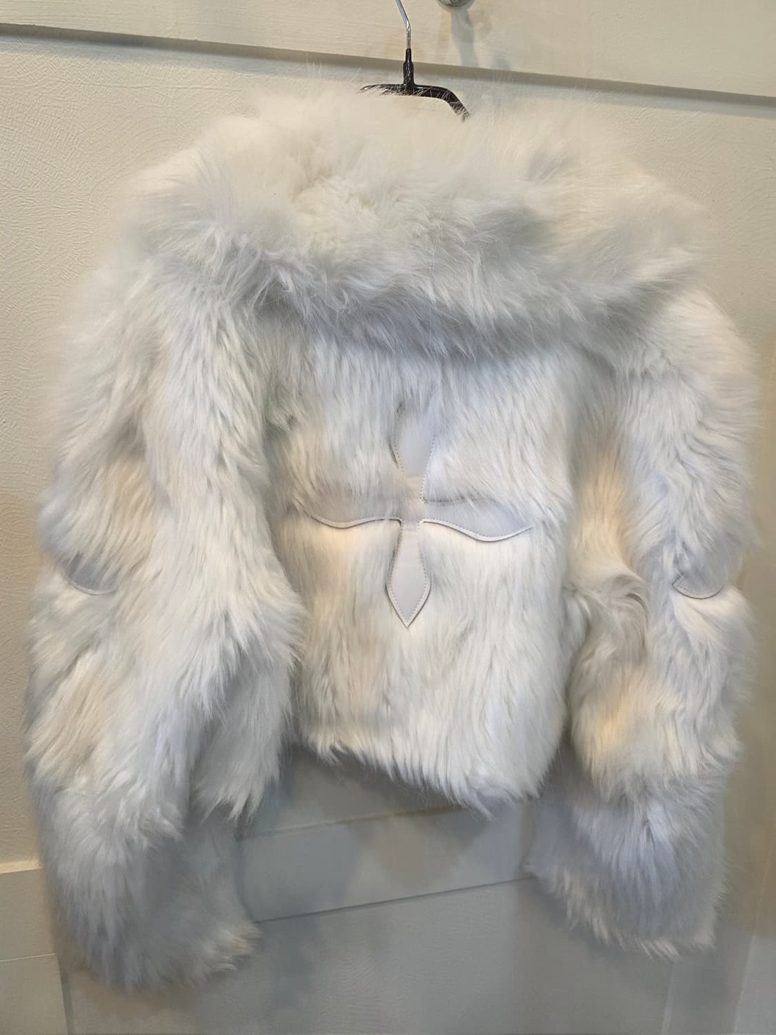 SMFK 화이트 페이크 퍼 후드 집업 상품이미지5