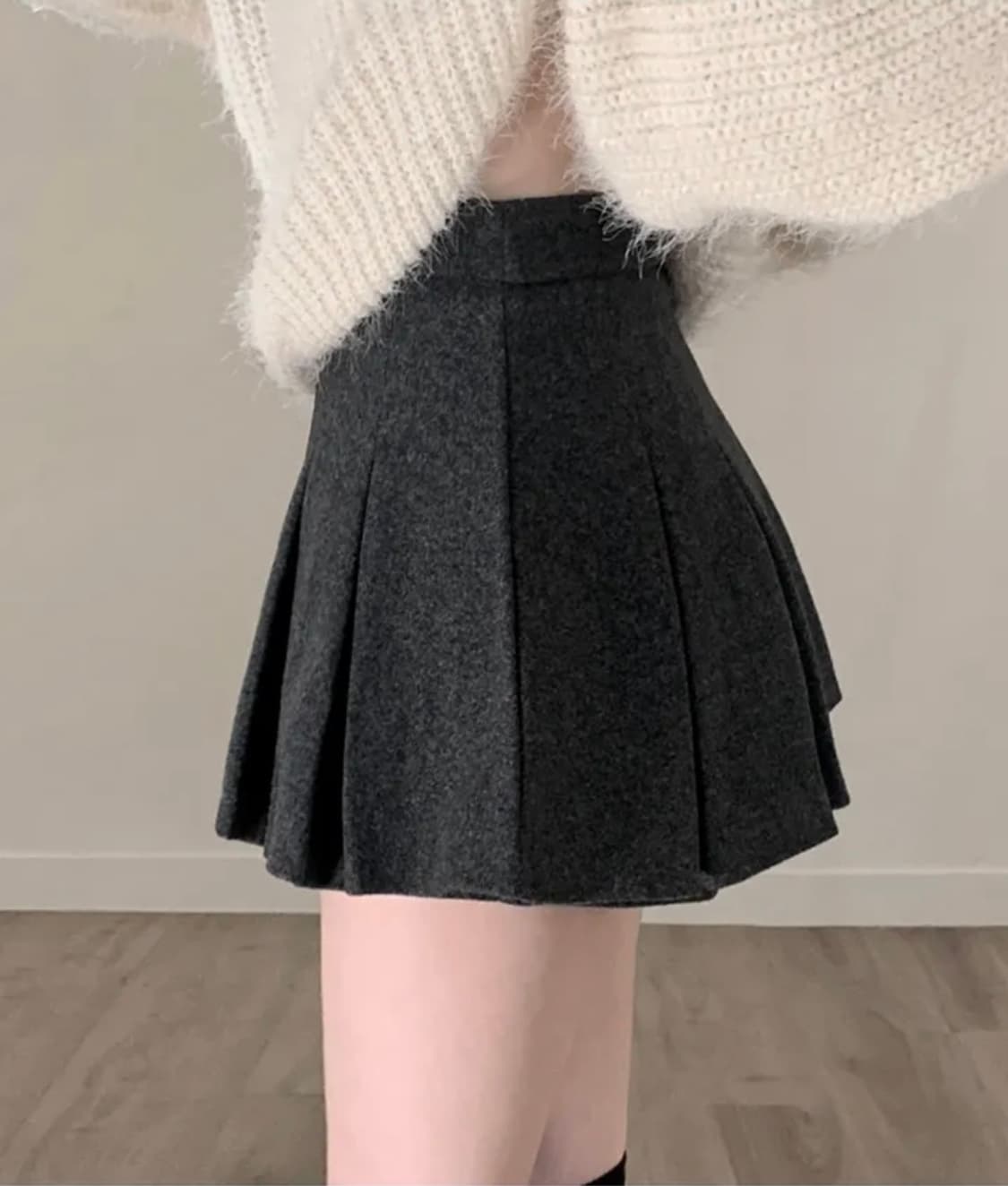 [새제품.바로배송] 루밍엘리스 도톰 기모 플리츠 미니스커트 s 상품이미지2