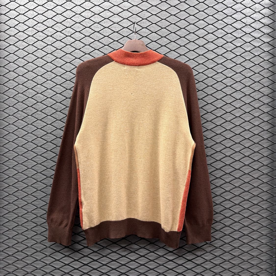 헨리넥 아가일 패턴 울니트 레글런 배색 디테일 멀티컬러 상품이미지3