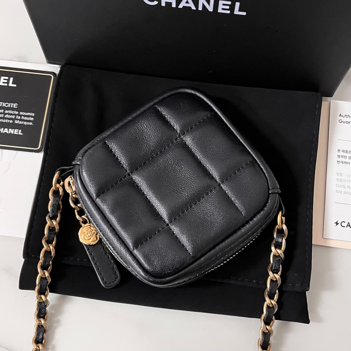 [S급/정품] 샤넬 다이아몬드 체인 미니 블랙 크로스백 가방 AP1926 상품이미지5