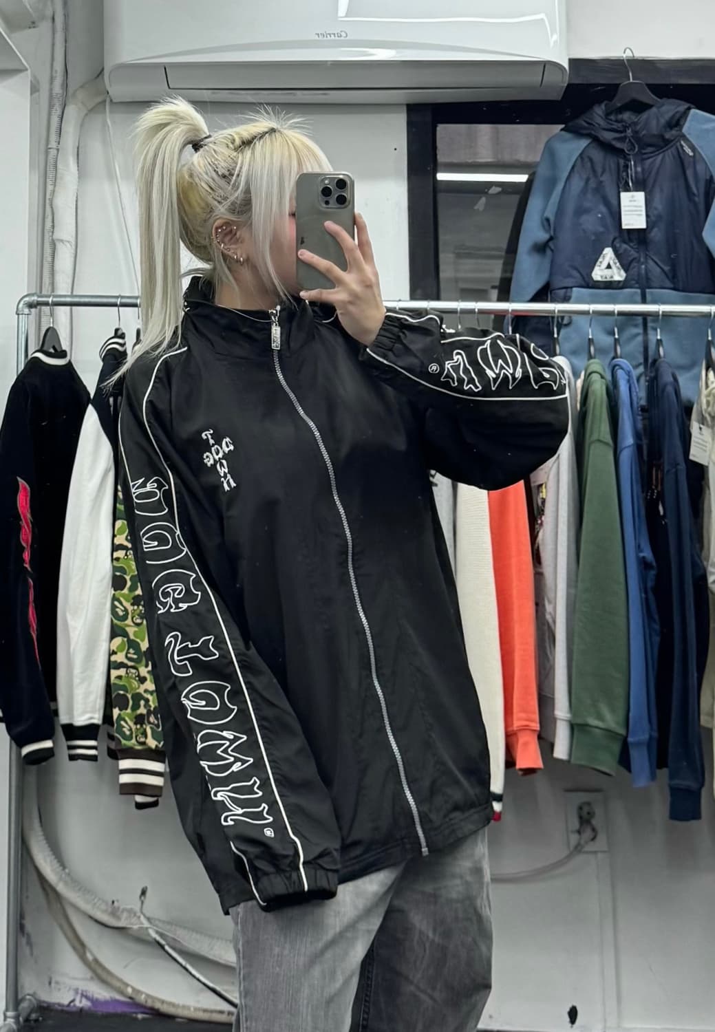 도그타운 사이드 로고 바람막이 상품이미지1