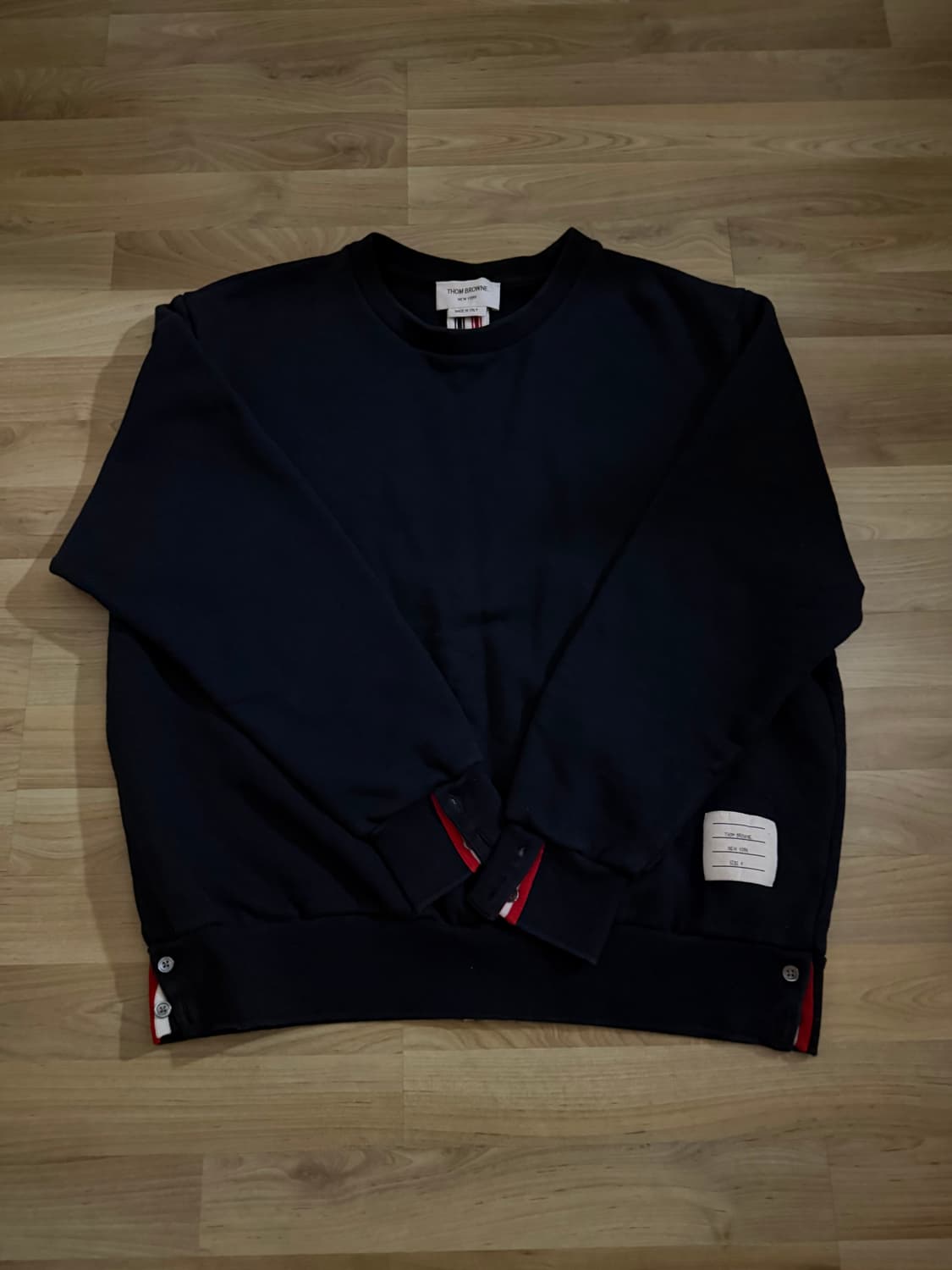 톰브라운 백삼선 맨투맨 네이비 4size 상품이미지1