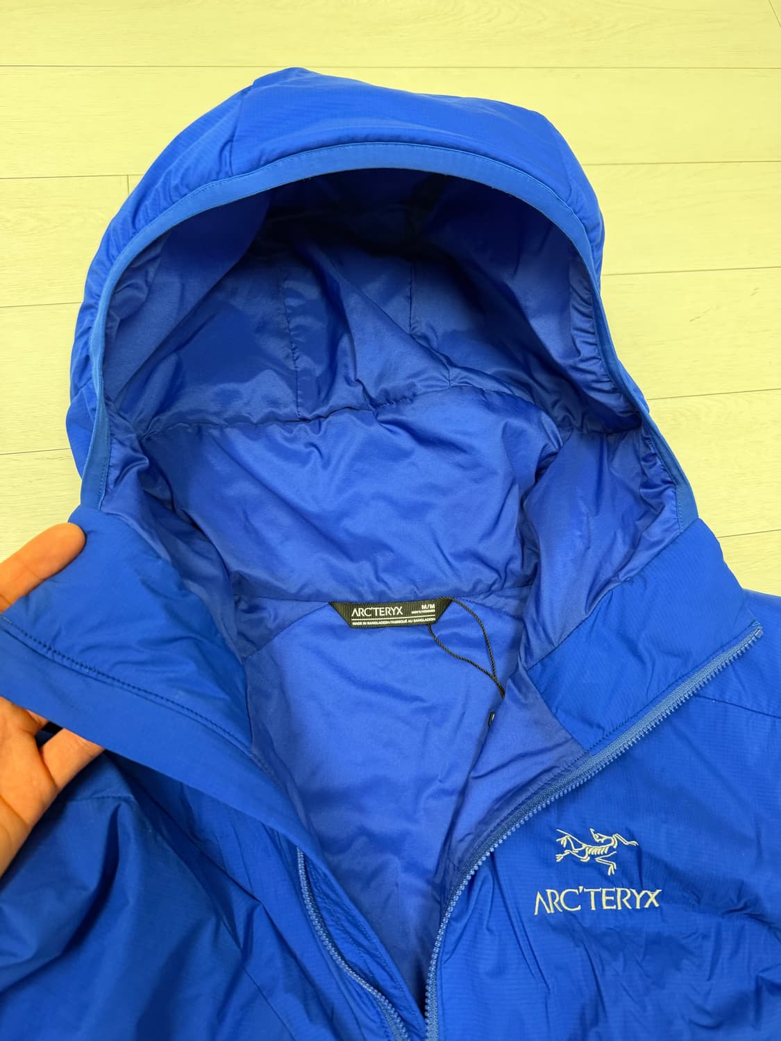 아크테릭스 아톰 M 사이즈  상태 8.3/10  사진찍고 절대 안입습니다 상품이미지3