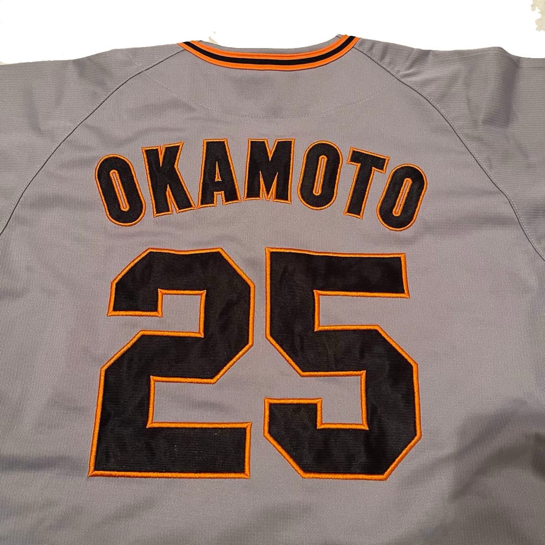 미즈노 요미우리 자이언츠 오카모토 카즈마 어웨이 정품 유니폼 상품이미지4