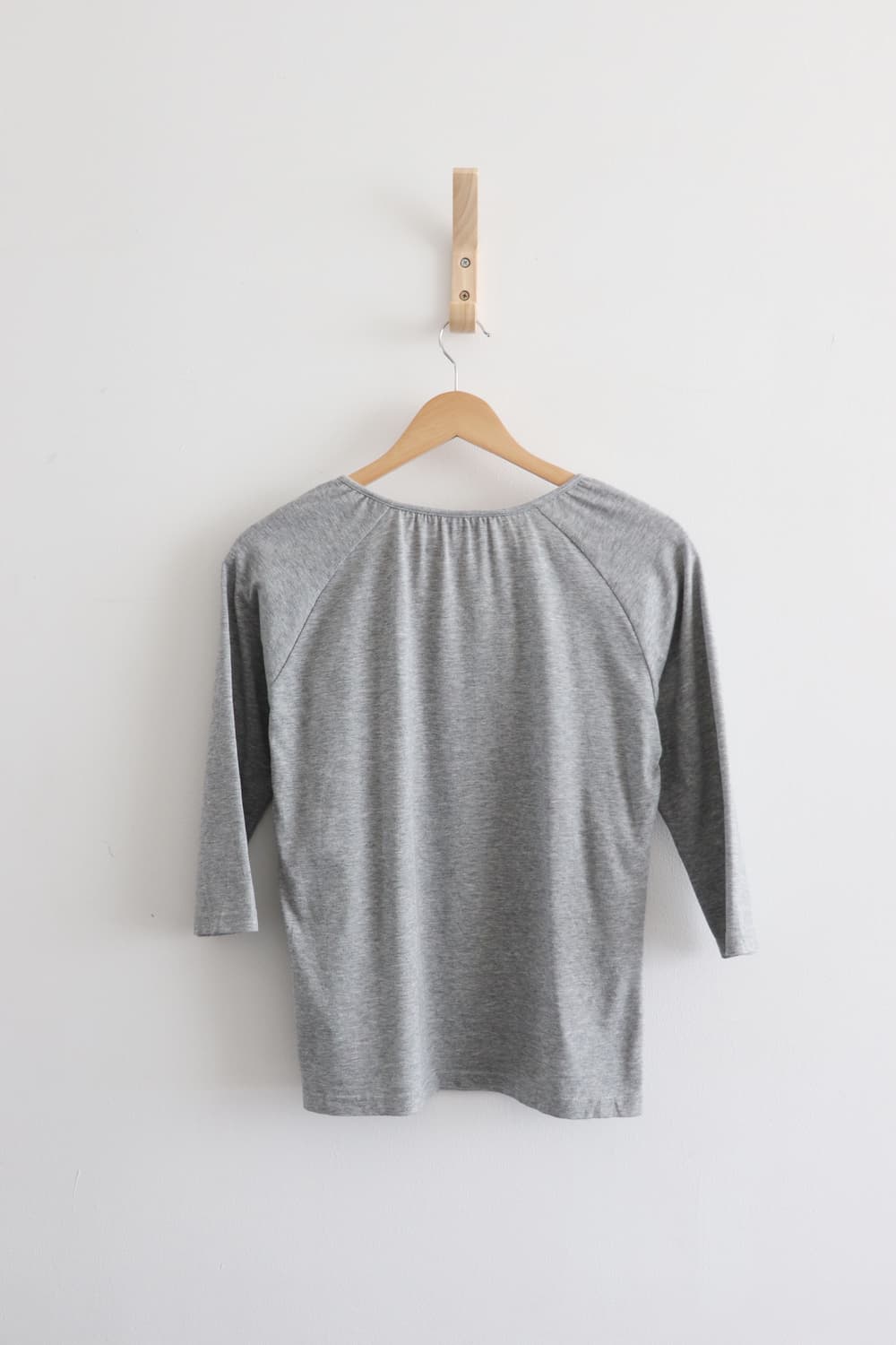 HUITIEME gray reglan flower T-shirt 상품이미지4