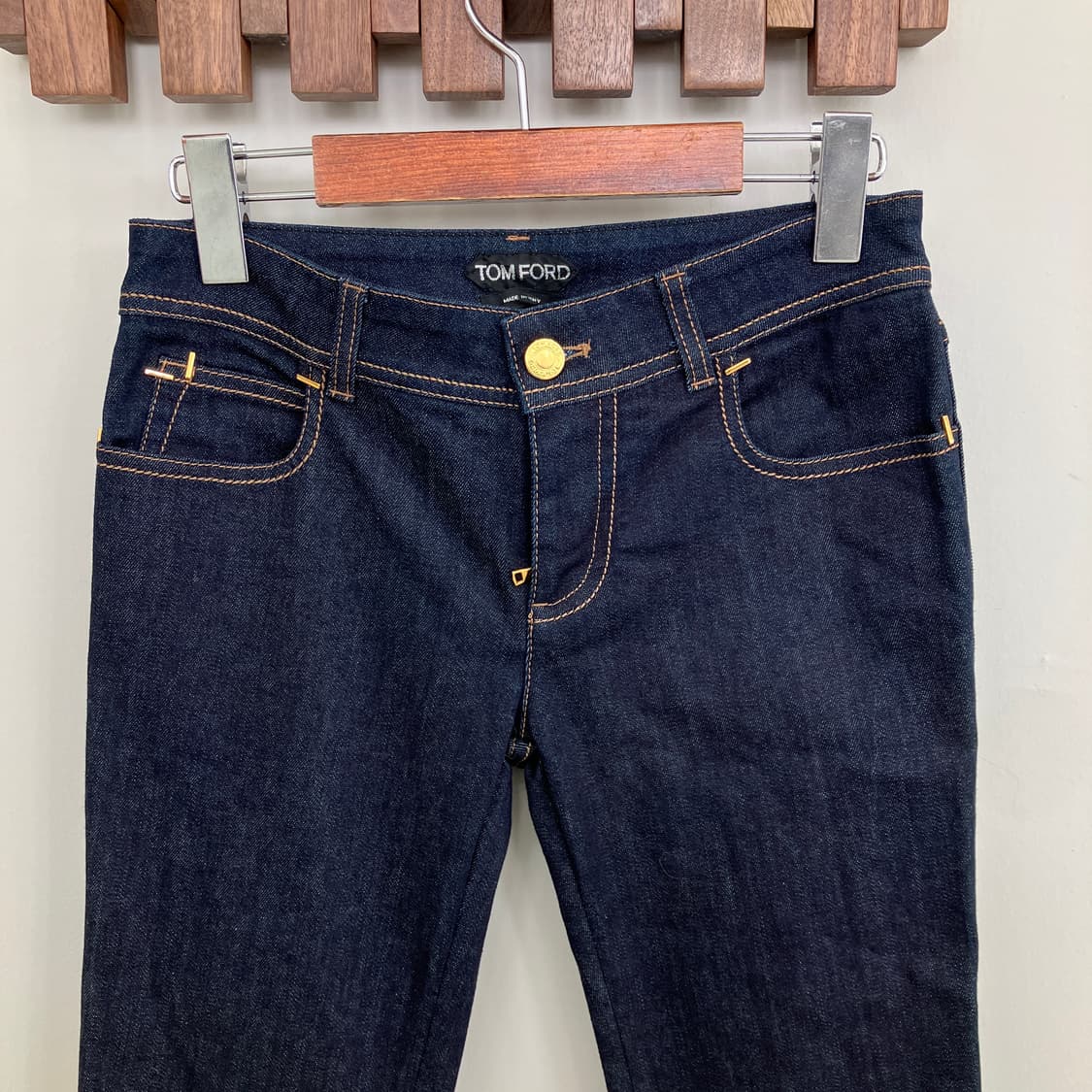 톰포드 슬림 데님 팬츠 밑단 지퍼 디테일 상품이미지1