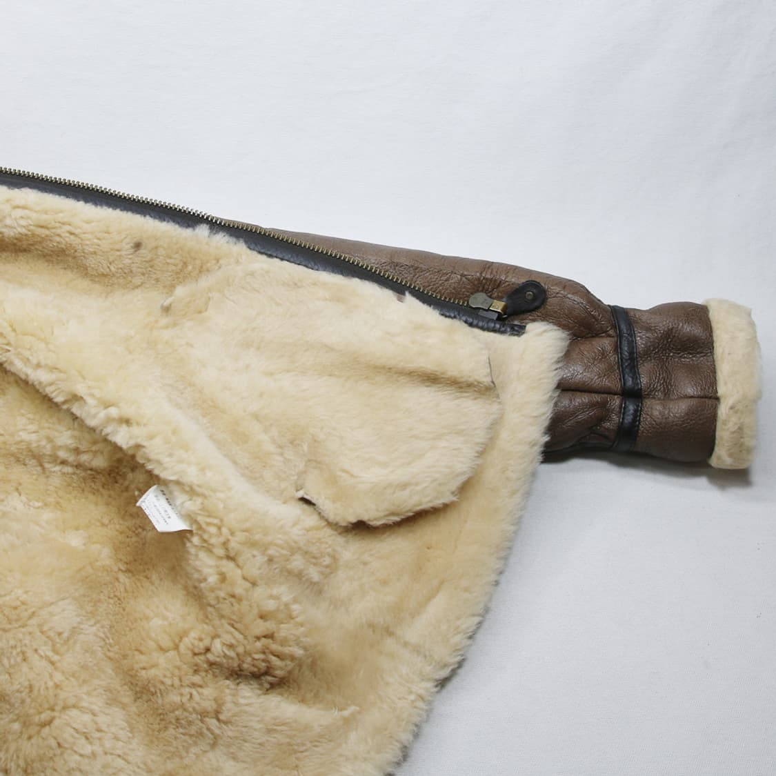 (착용컷) OPIRITY B-3 무스탕 (남성용 100) 상품이미지8