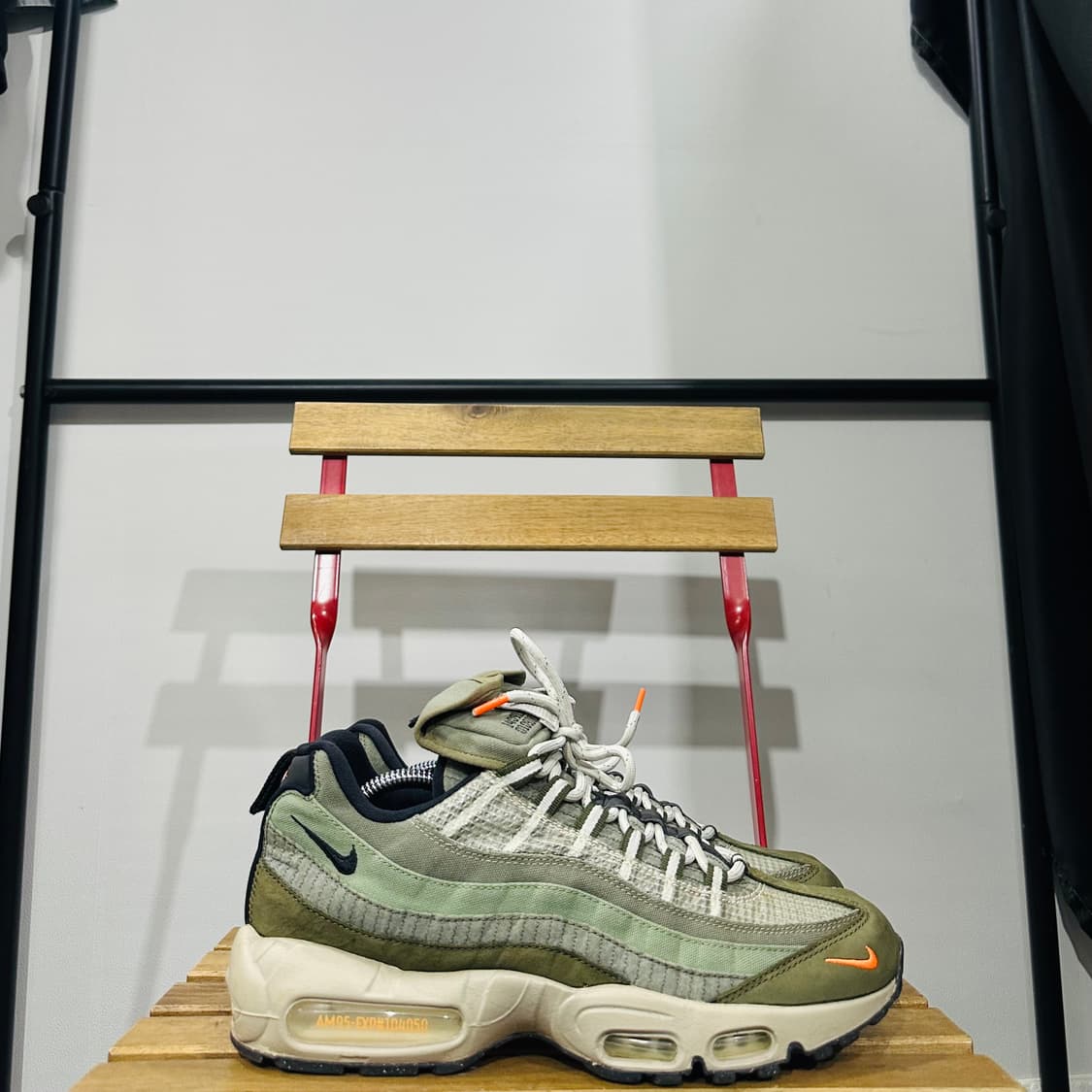 285) 나이키 운동화 남성 남자 신발 에어맥스 95 SE 미디움 올리브 상품이미지1