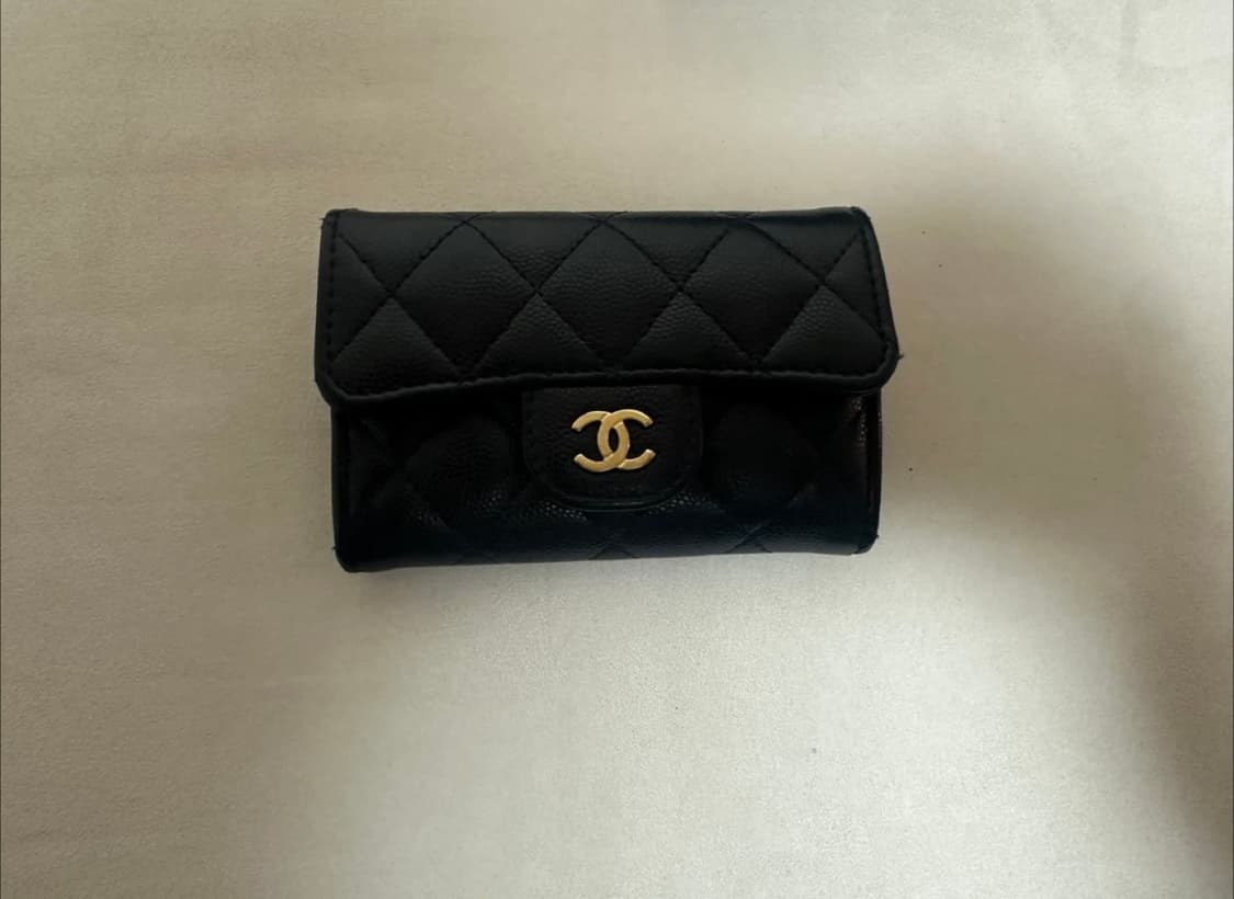 샤넬 클래식 카드 홀더 그레인드 카프스킨 & 골드 메탈 네이비 상품이미지1