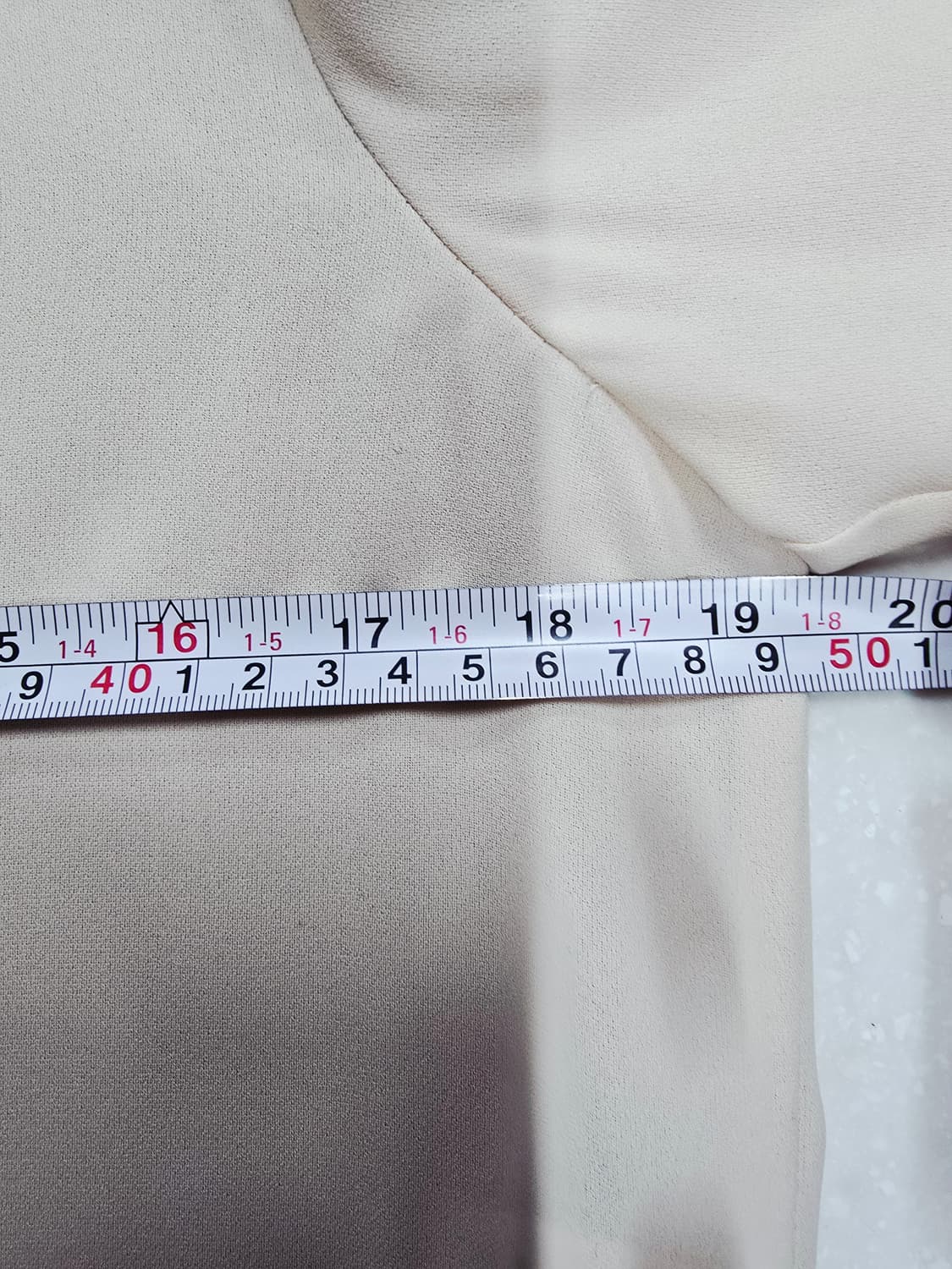 더아이잗 베이지색 블라우스 상품이미지7