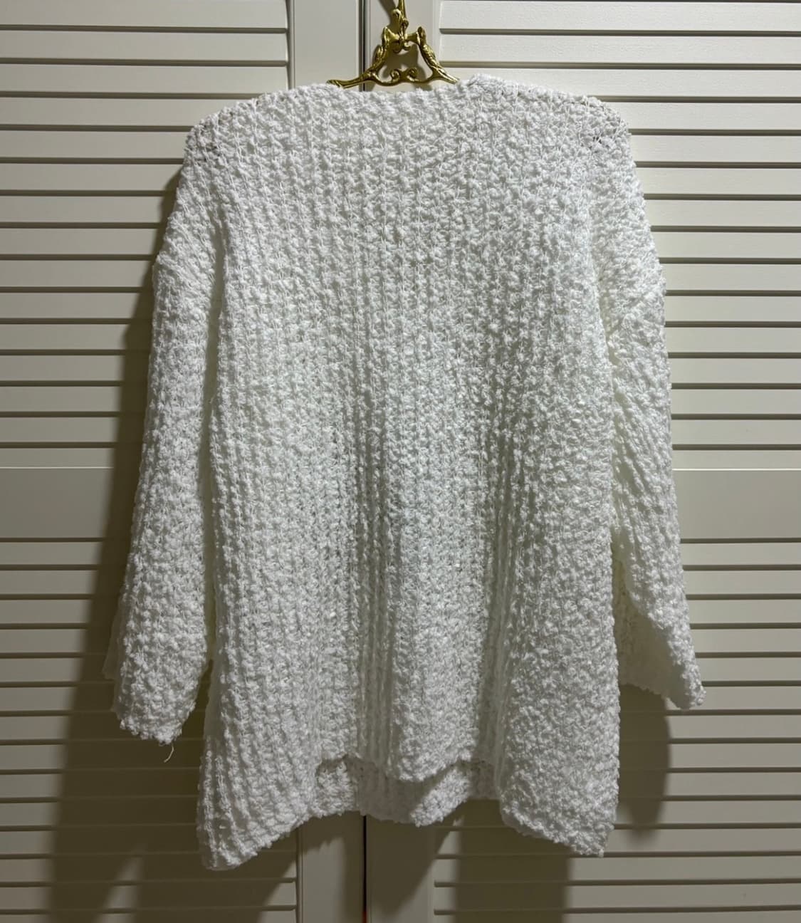 (새제품) 화이트 부클 루즈핏 니트 시스루 오프숄더 뽀글 상품이미지3