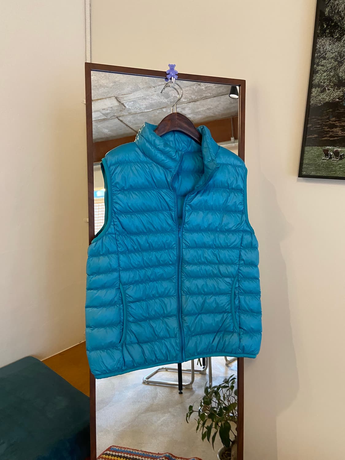 유니클로 여성용 경량 패딩 조끼 상품이미지1