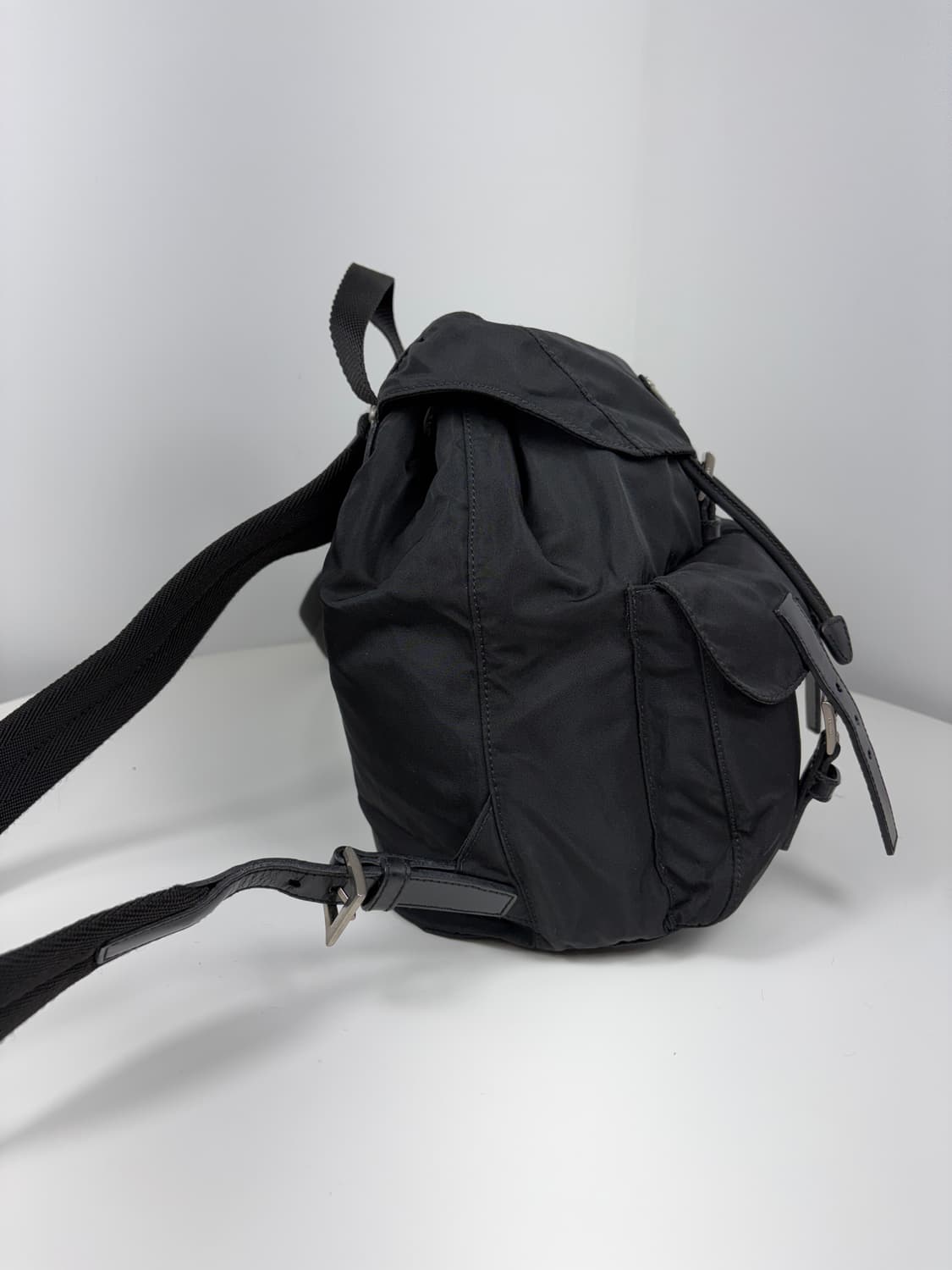 프라다 B6677 나일론 투포켓 스몰 백팩 상품이미지5