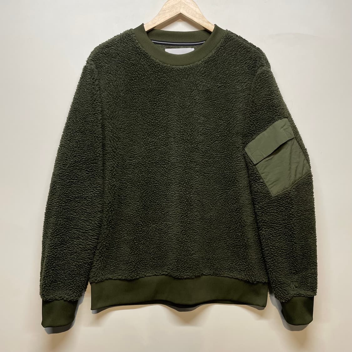 CKJ 캘빈클라인진 플리스 맨투맨 상품이미지1