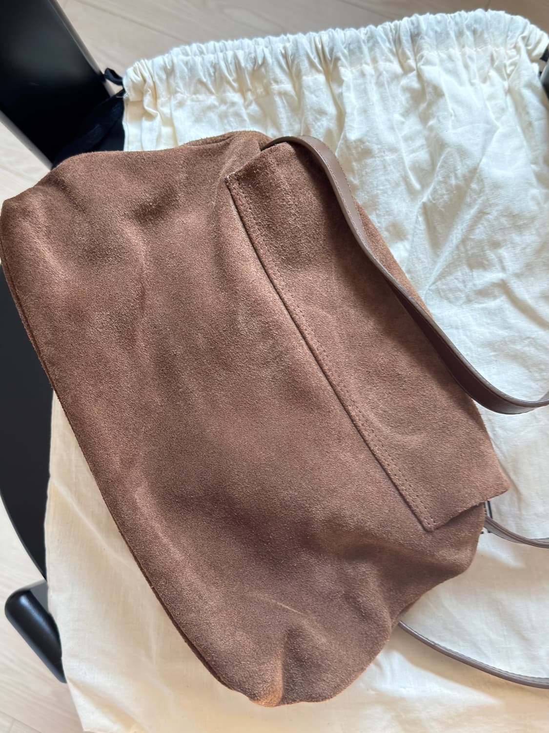 투에투아 마마스백 스웨이드 브라운 상품이미지4