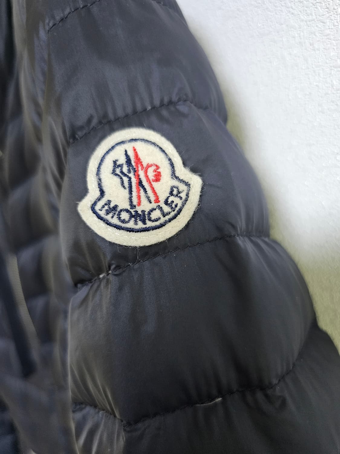 몽클레어 아가텔론 여성 경량 롱패딩 상품이미지3