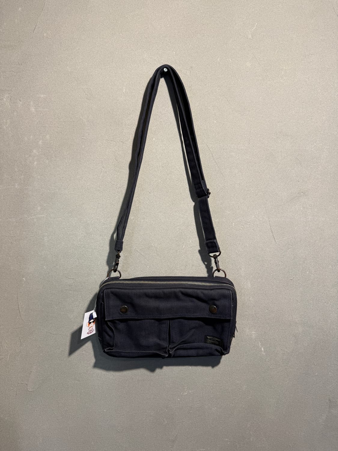 요시다포터 스모키 네이비 크로스백 상품이미지1