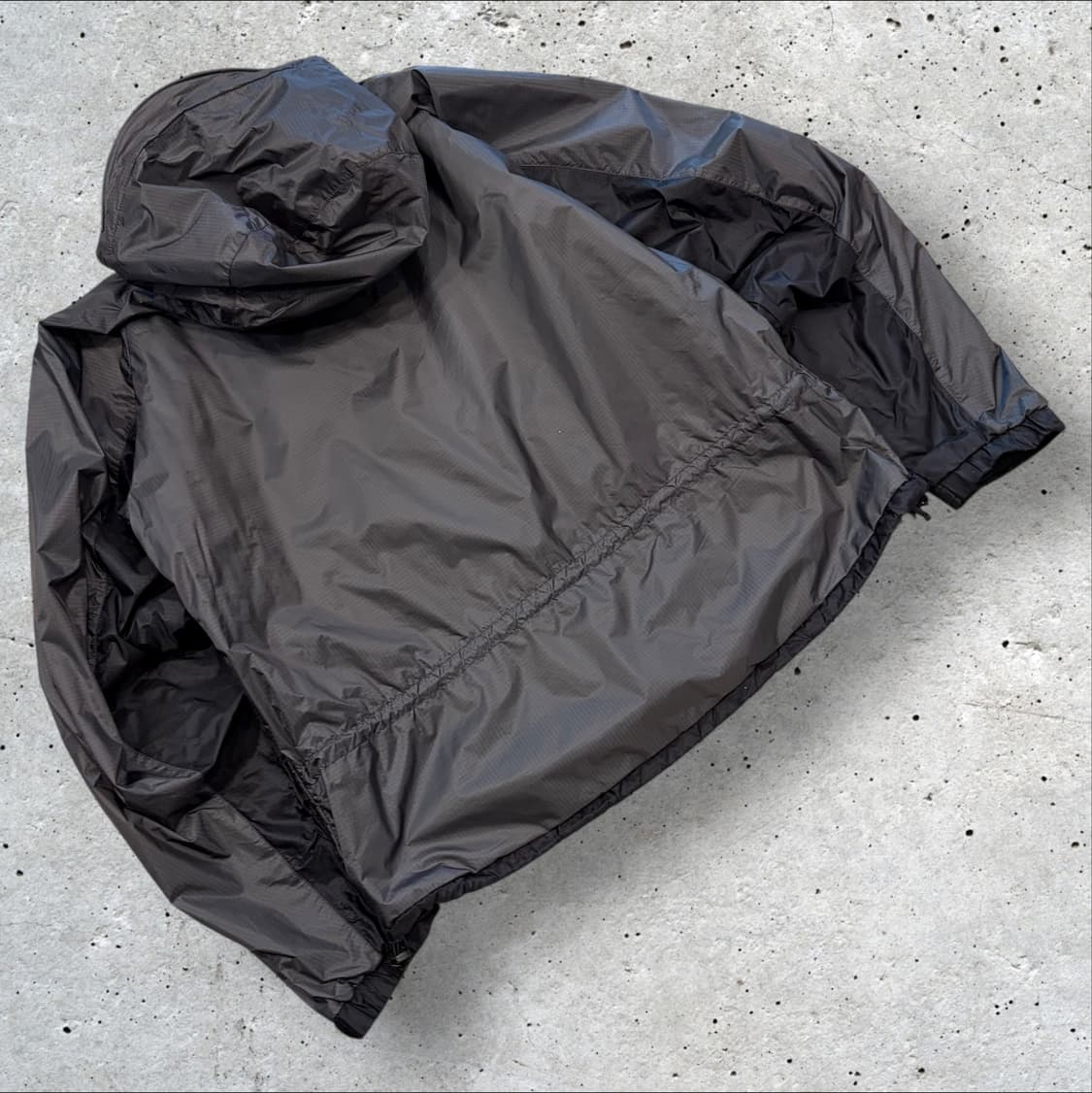 [M] 마운틴하드웨어 콘듀잇SL 바람막이 후드 자켓 블랙 B824 상품이미지2