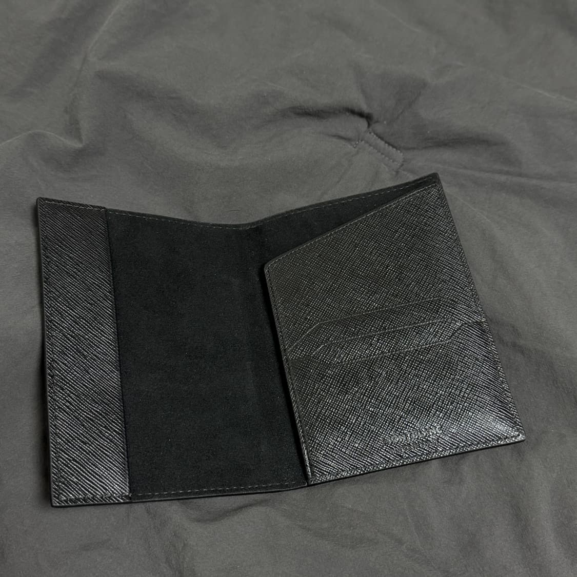 몽블랑 블랙 사토리얼 여권 지갑 케이스 새상품 상품이미지2
