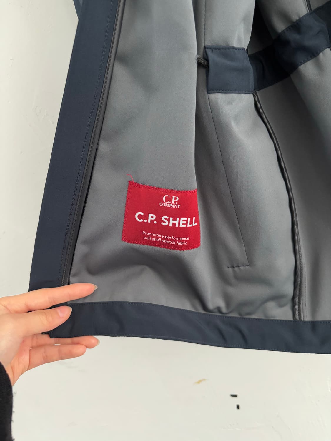 CP 컴퍼니 네이비 소프트쉘 고글 후드 자켓 상품이미지5