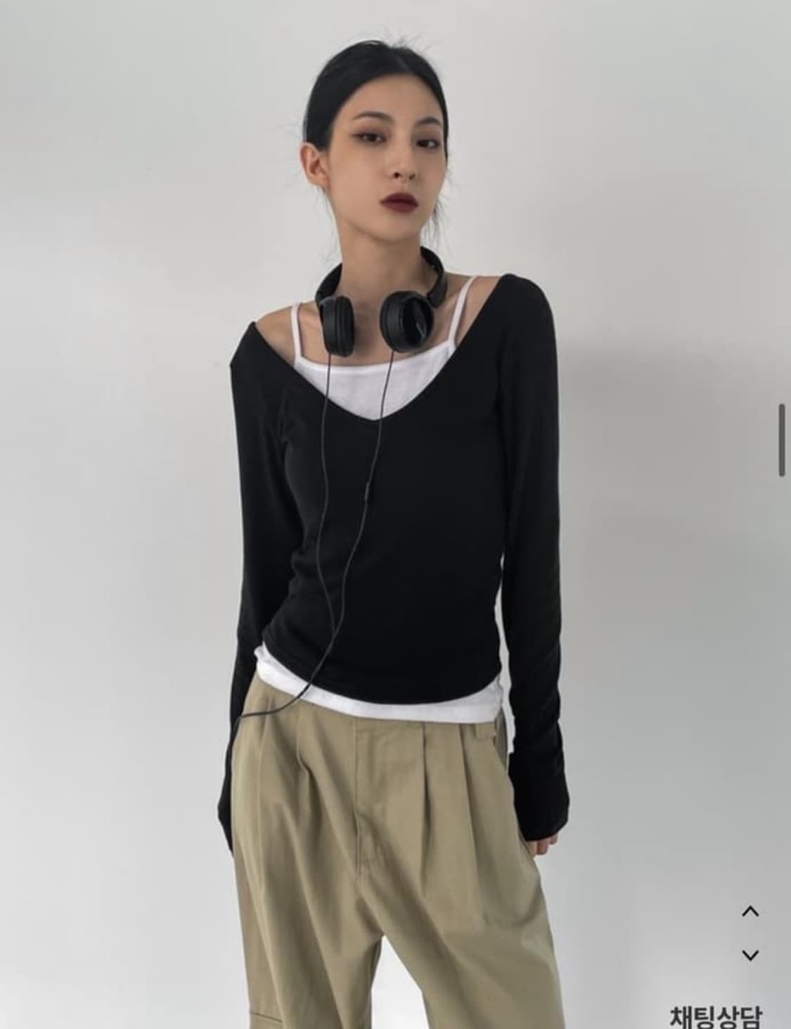 블랙업 위더 브이넥 레이어드 긴팔티 상품이미지2