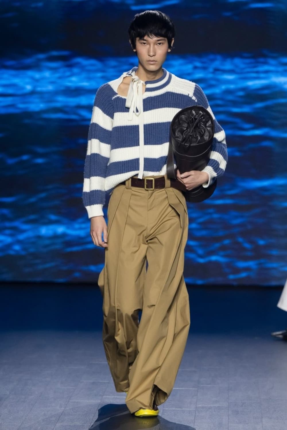 SSDaley 흑백 스트라이프 절개 니트 상품이미지1