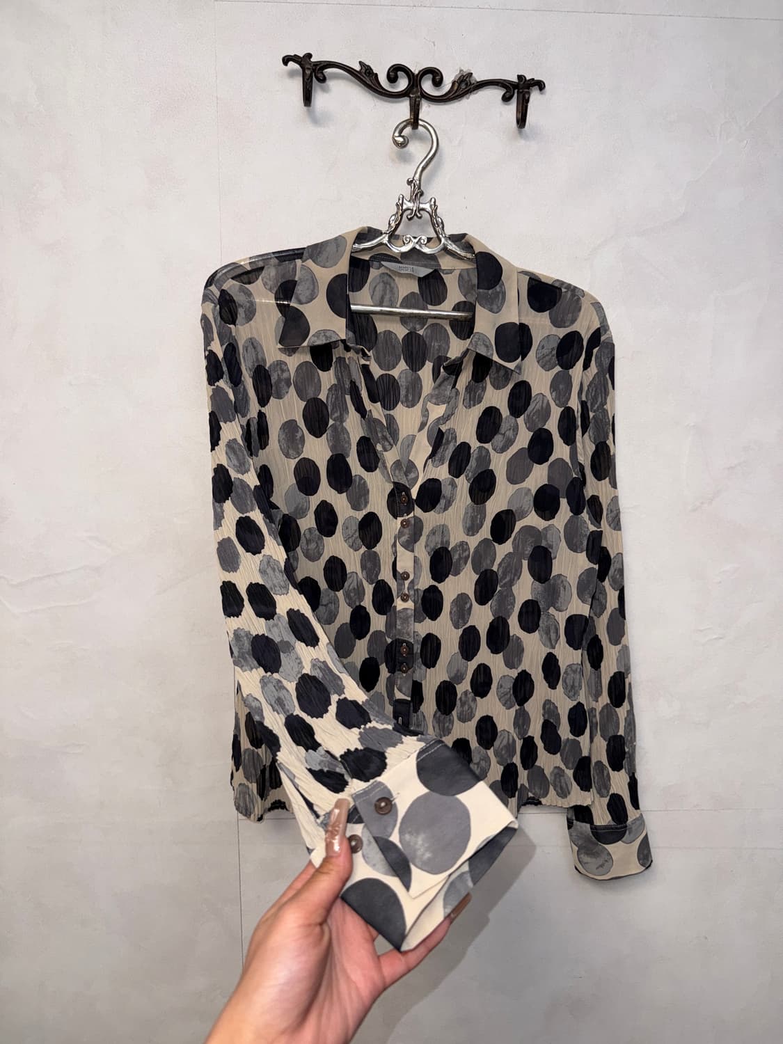 Marks & Spencer mono dot pleats blouse  상품이미지2