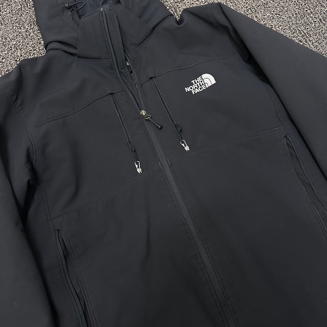 노스페이스 소프트쉘 바람막이 자켓 블랙 M 상품이미지2