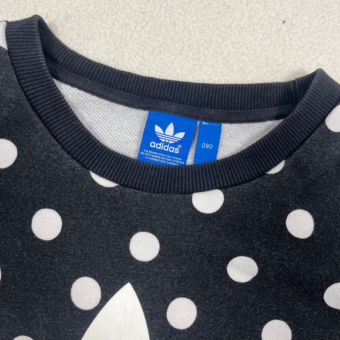 Adidas black dot sweatshirt 상품이미지7
