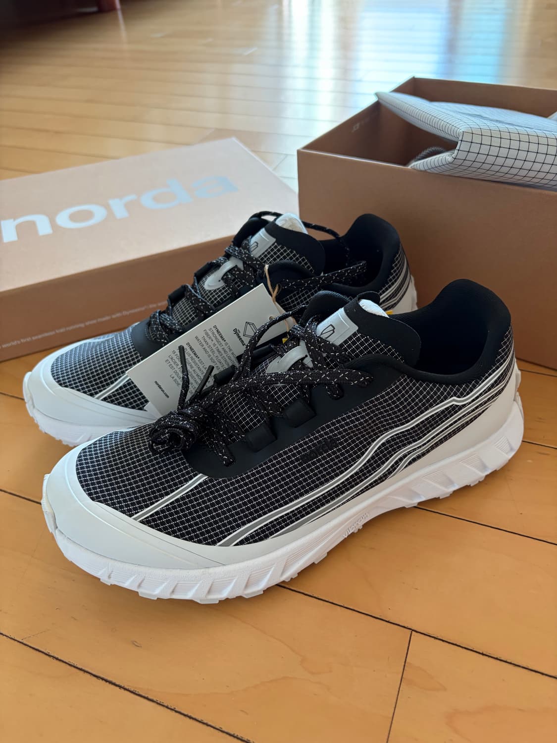 노다(norda) 002 SUMMIT BLACK 275사이즈 상품이미지1