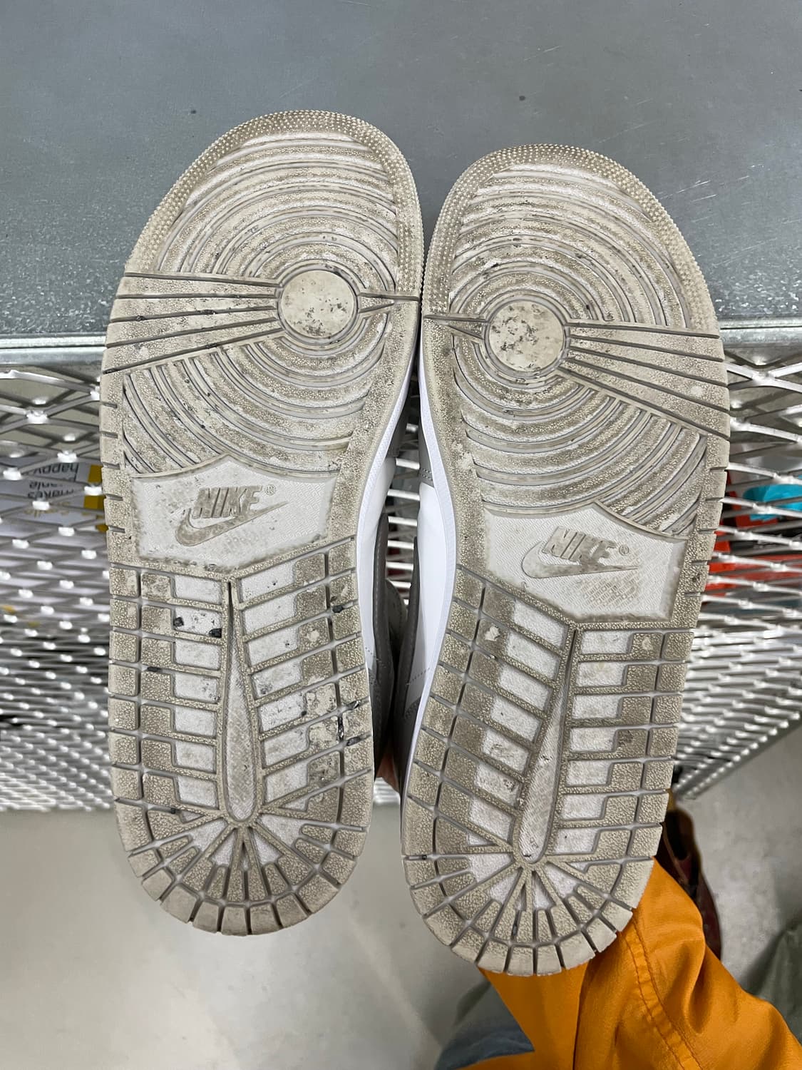 나이키 조던1 미드 컬리지 그레이 300 상품이미지6