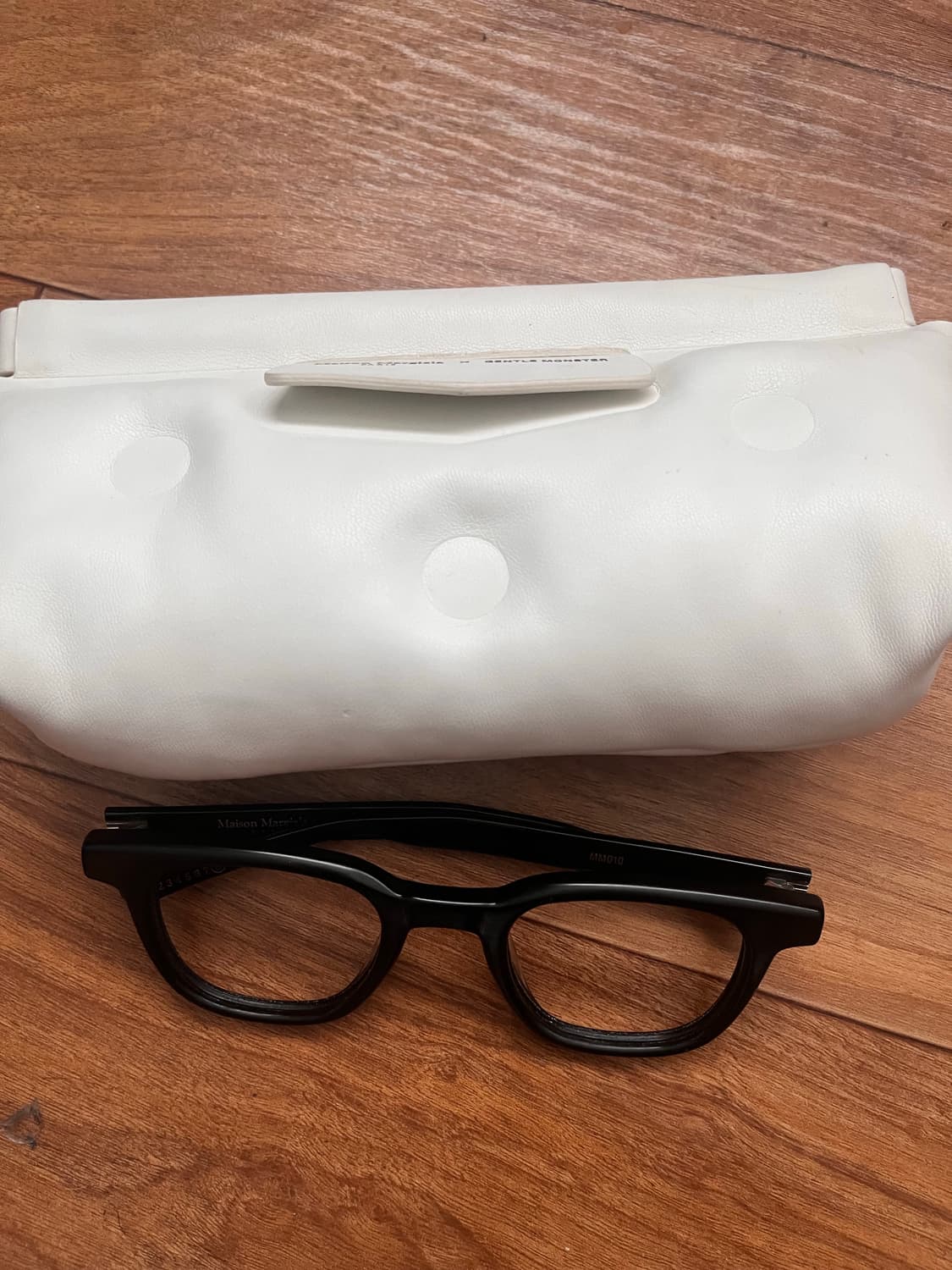 젠틀몬스터 마르지엘라 MM010 블랙 안경 상품이미지1