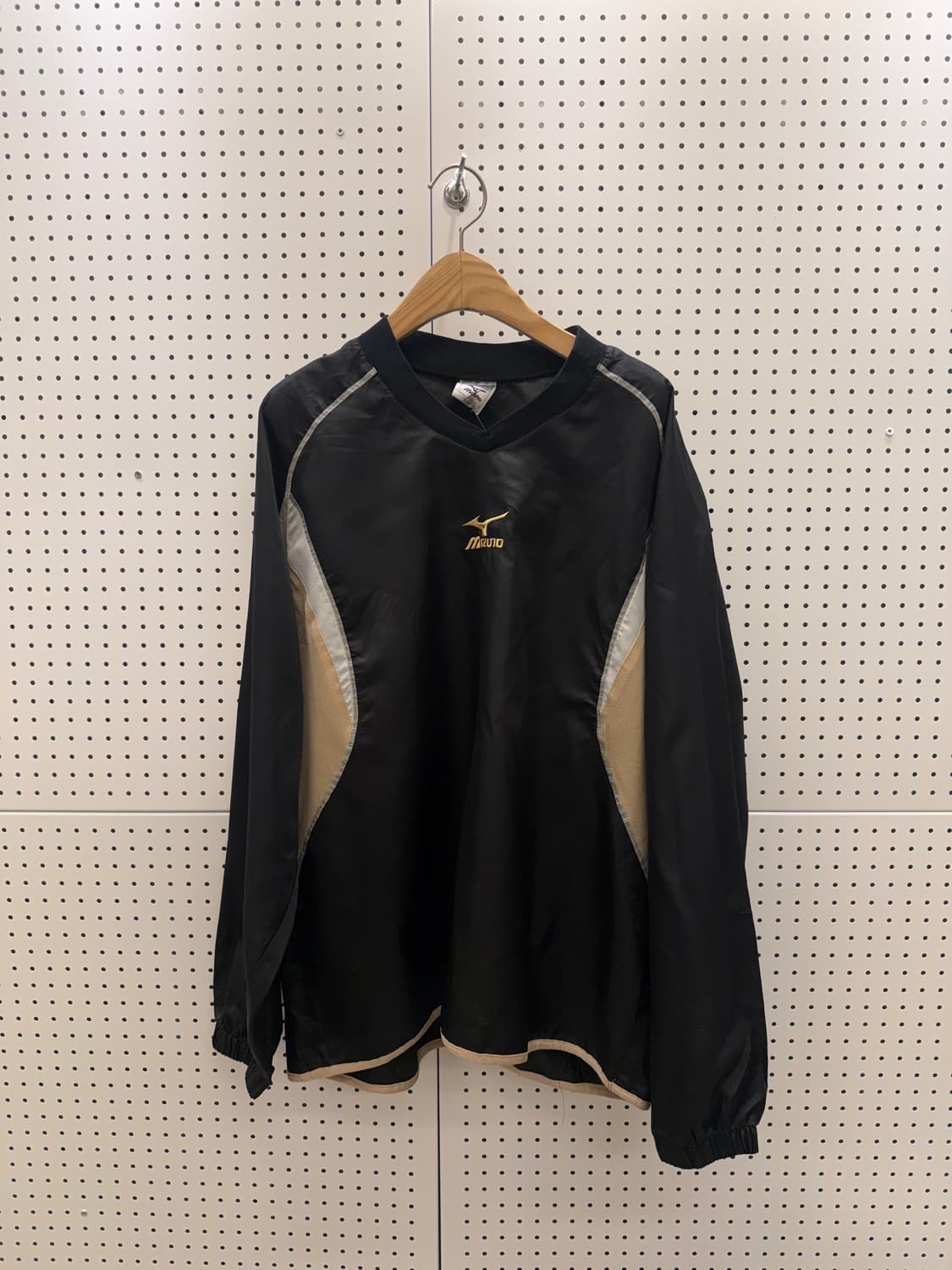 미즈노 빅로고 브이넥 웜업 U838 상품이미지2