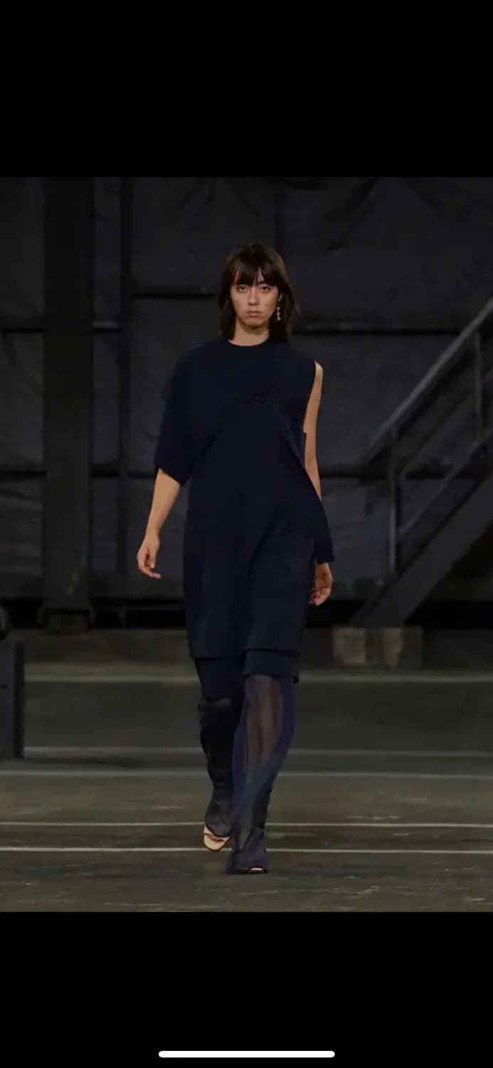 Hyke 하이크 ASYMMETRIC SWEATER TOP 상품이미지2
