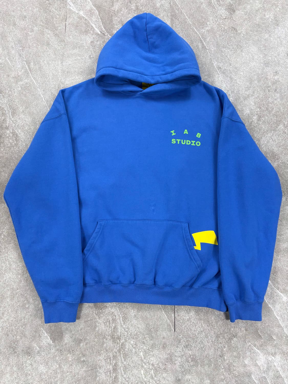 아이앱 스튜디오 x 포켓몬 후드티 상품이미지1