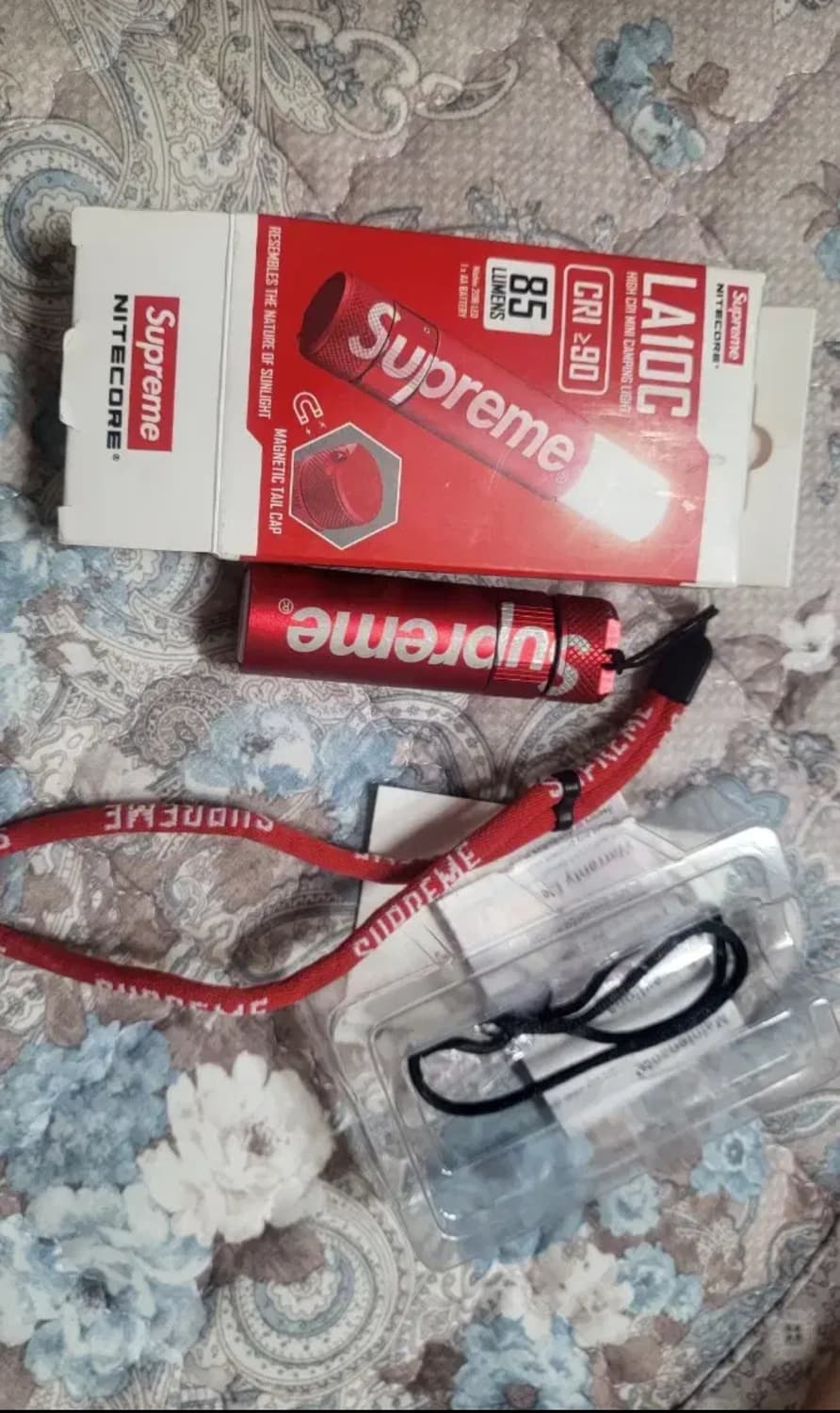 Supreme x NITECORE Mini Magnetic Flashli 상품이미지2