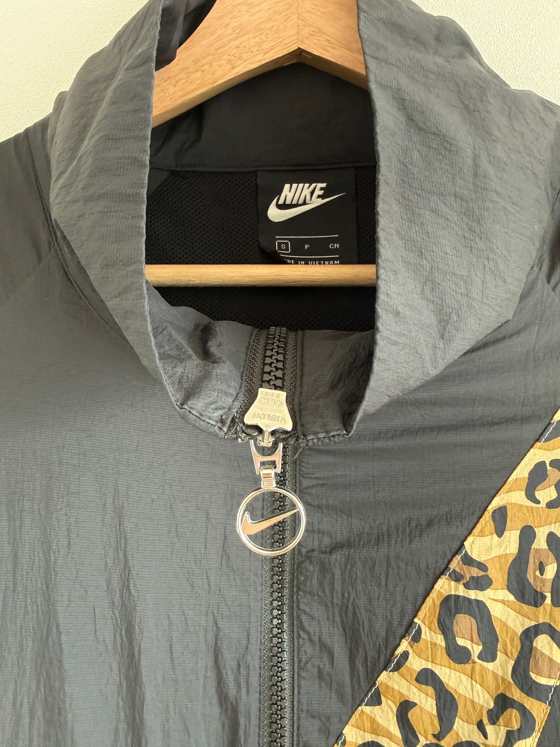 나이키(NIKE) 레오파드 빅 스우시 윈드 브레이커 상품이미지6