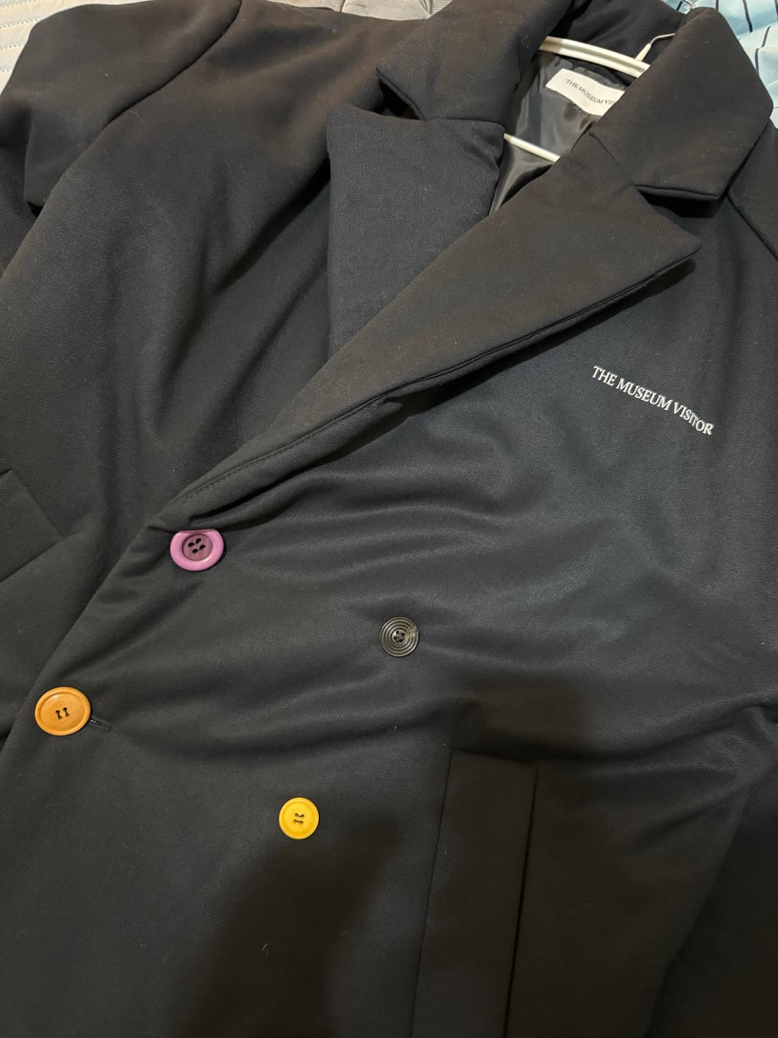 더뮤지엄비지터 원숄더 패디드 코트 상품이미지6